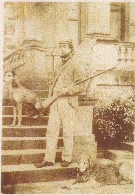 Golden Retriever history, Nous, the founding dog, on the steps beside a gamekeeper, Guisachan, around the 1870s